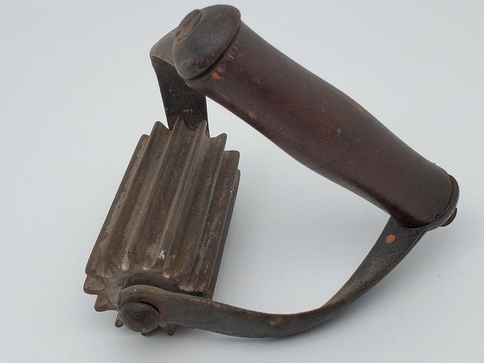 Antique Fluting Iron Roller