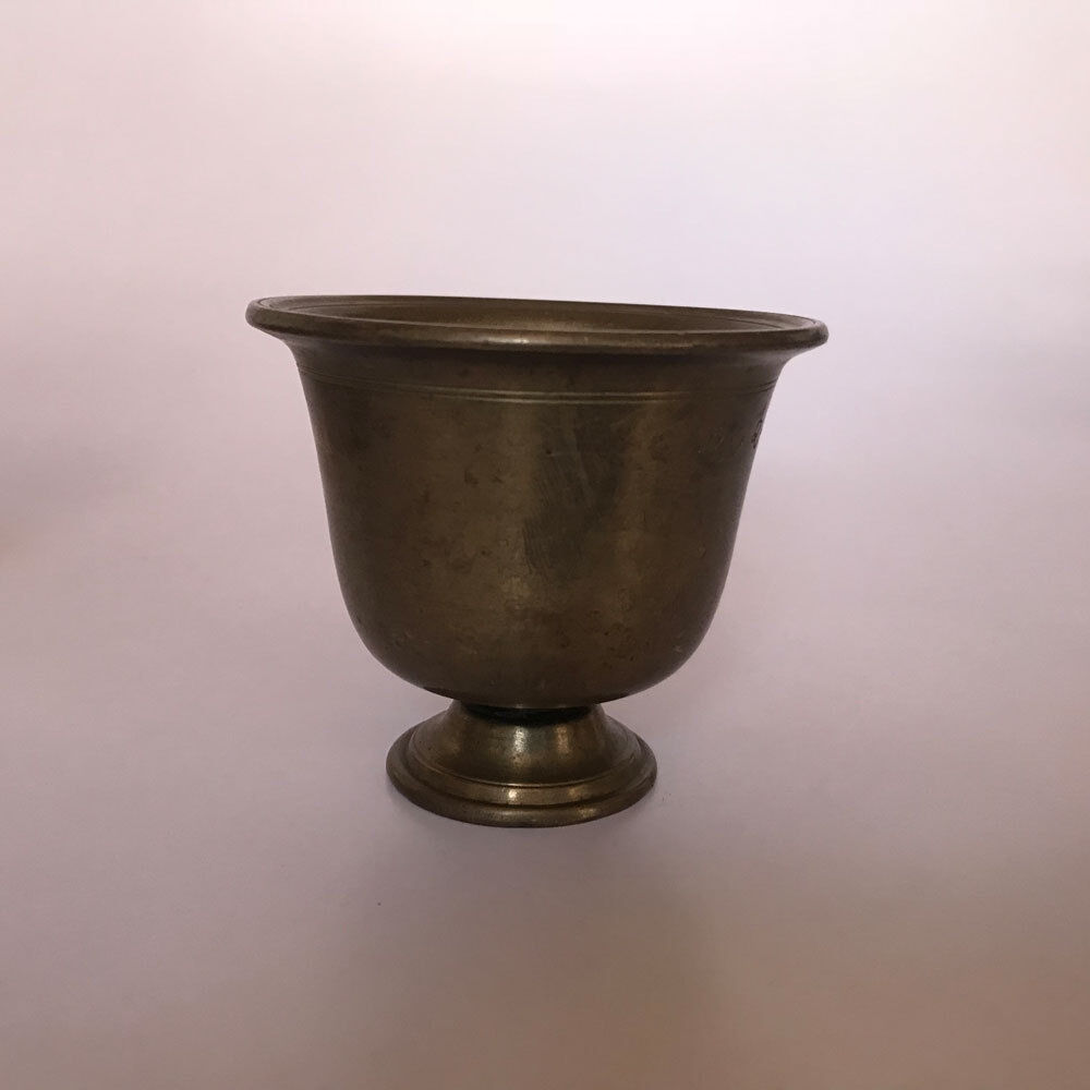 1850\'s Brass spittoon rarest shaped decorative early