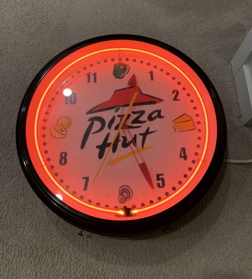 PIZZA HUT NEON CLOCK 