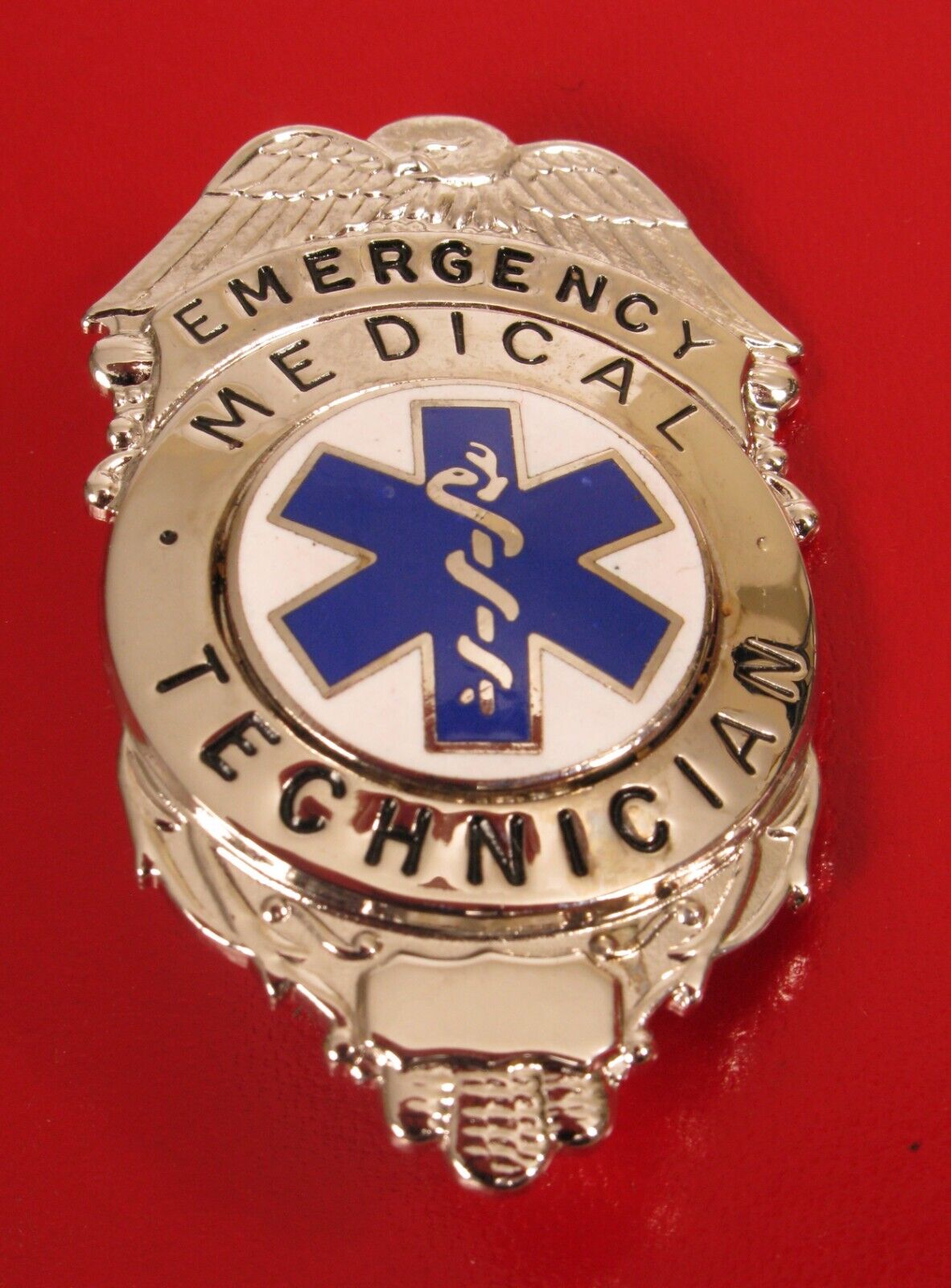 VINTAGE EMT EMERGENCY MEDICAL TECHNICIAN SILVER TONE BADGE NICE 