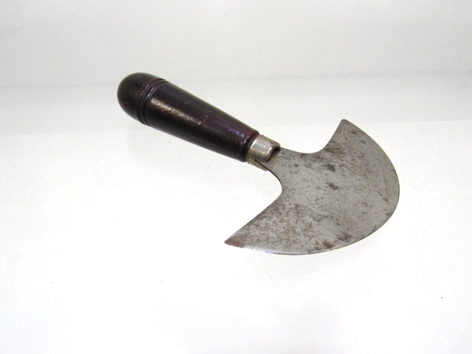 SUPERB EARLY LEATHER WORKERS CUTTING TOOL KNIFE HALF MOON 4 5/8\