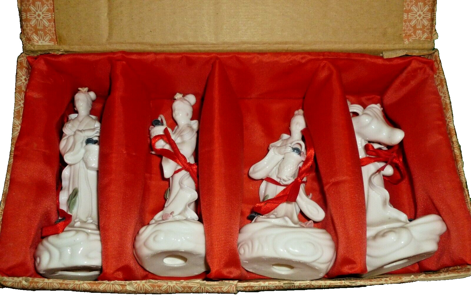 Vintage Chinese Porcelain Figurines Set of 4 in Box Ladies