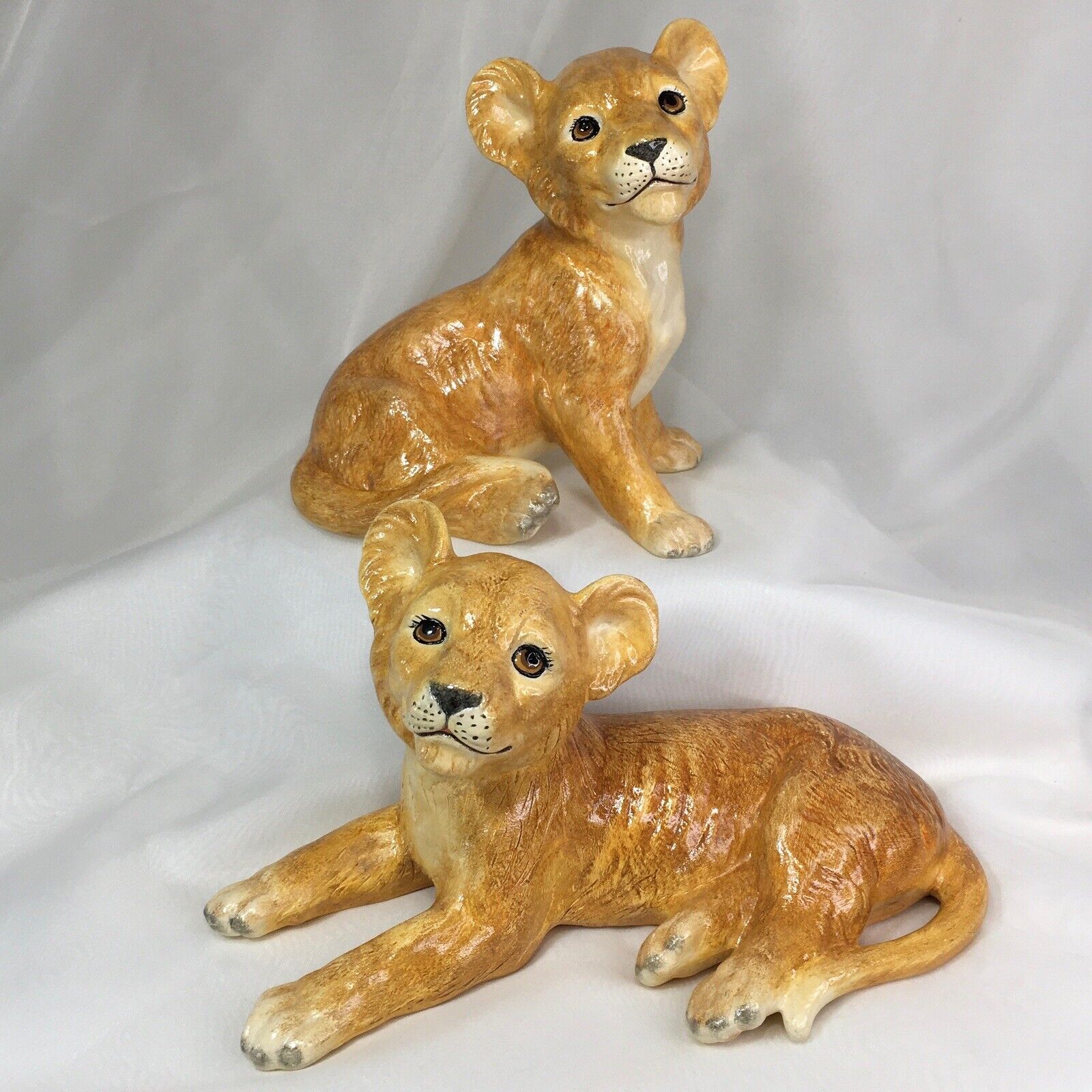 Lion cub figurine x2 Pair Ceramic Vintage Wildlife lot ⭐️
