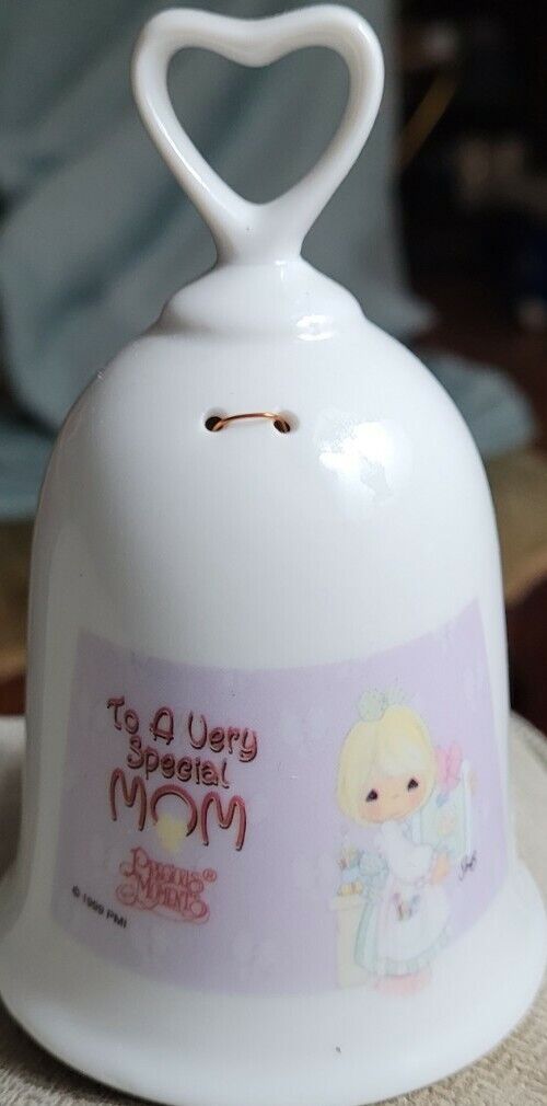 Vintage 1999 PRECIOUS MOMENTS PORCELAIN BELL TO A VERY SPECIAL MOM