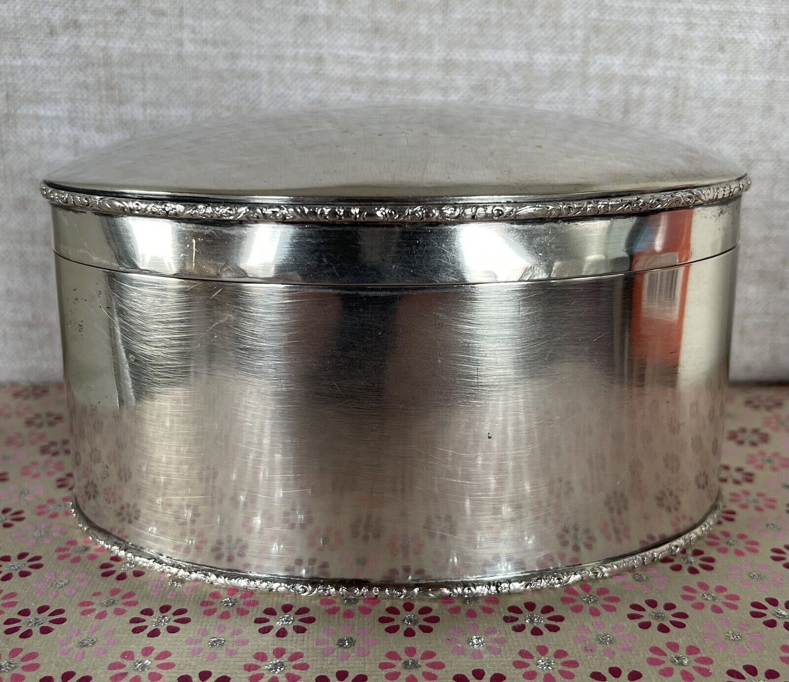 Vintage  Silver Plate Trinket Treasure Stash Box Oval Unlined Hinged Lid Patina