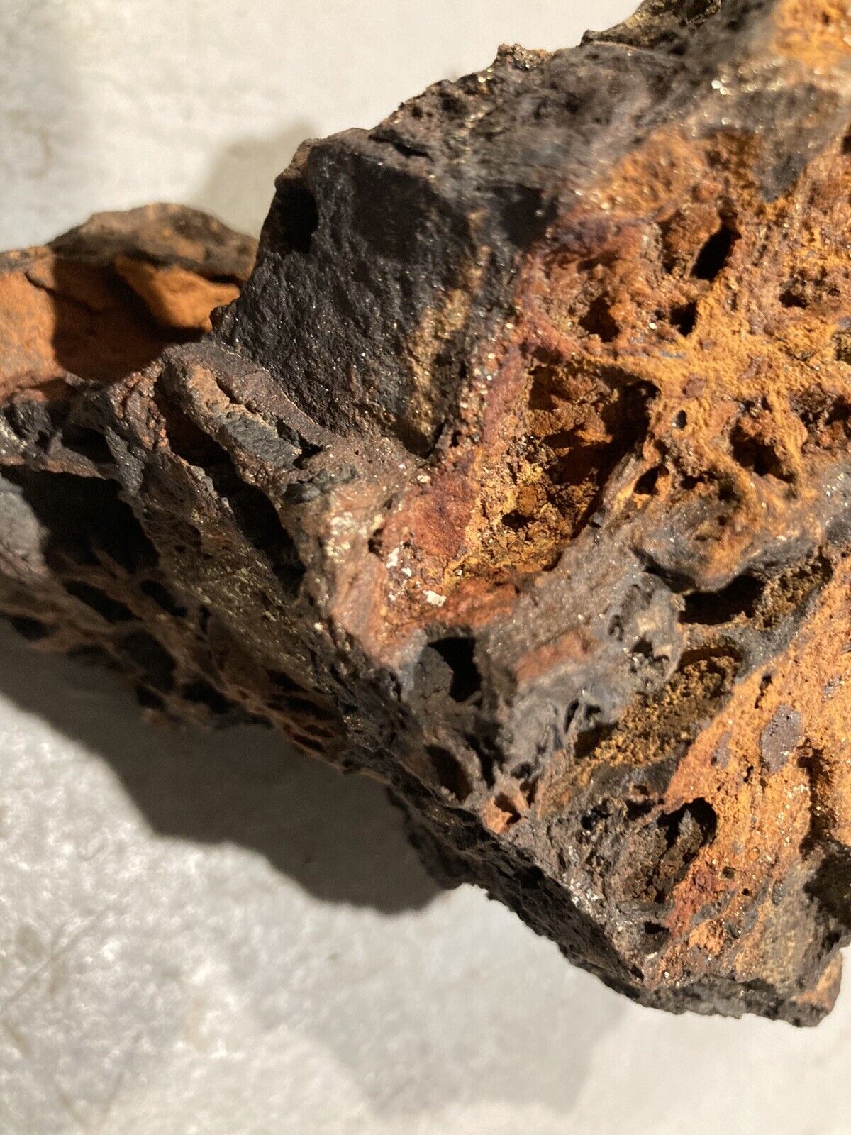 nice chunk of arizona gold copper silver ore. very nice sample 1.525 Kg