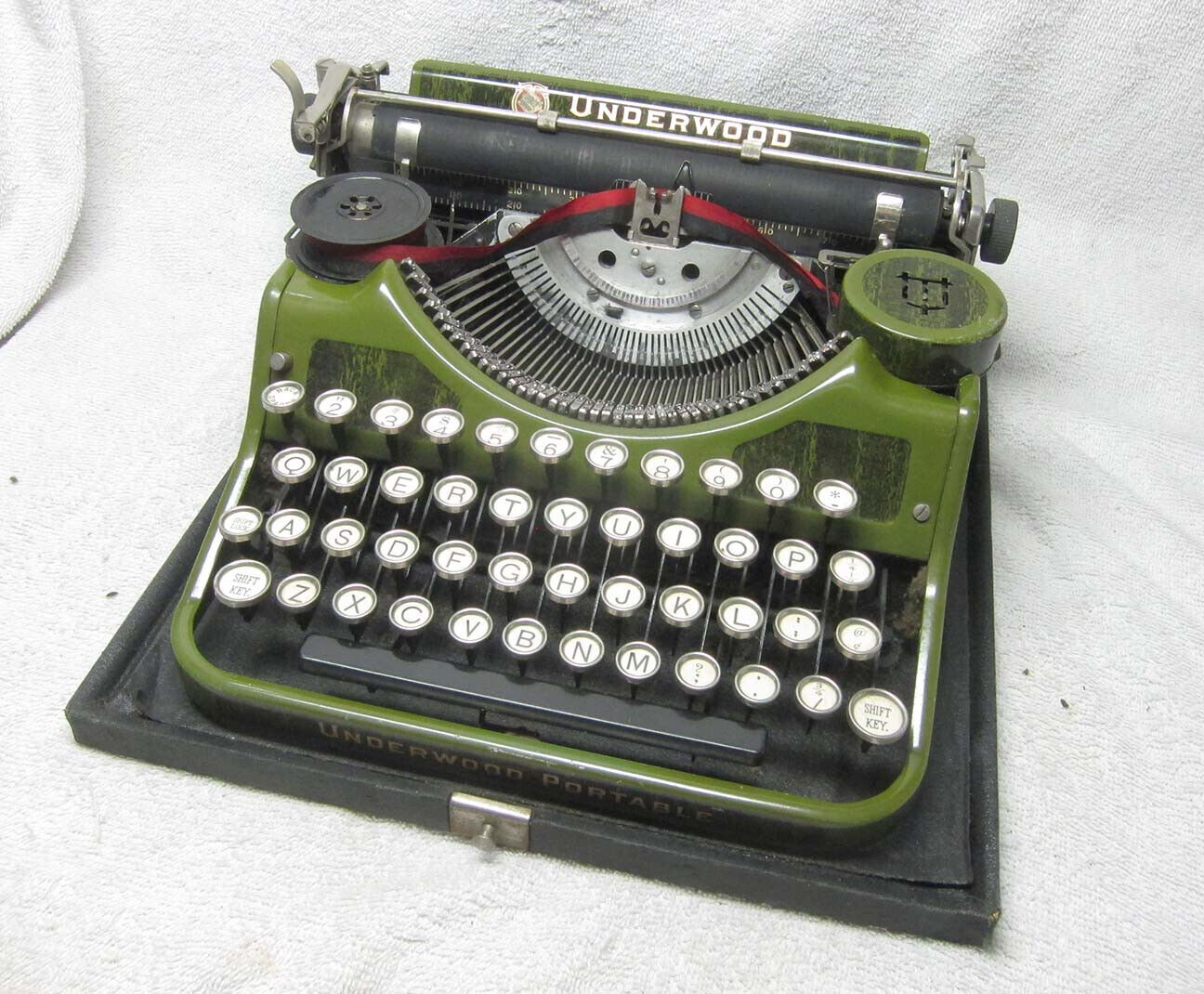 Vintage 1931 Underwood-Elliot-Fisher Lime-GREEN Portable Typewriter w/Case. Nice