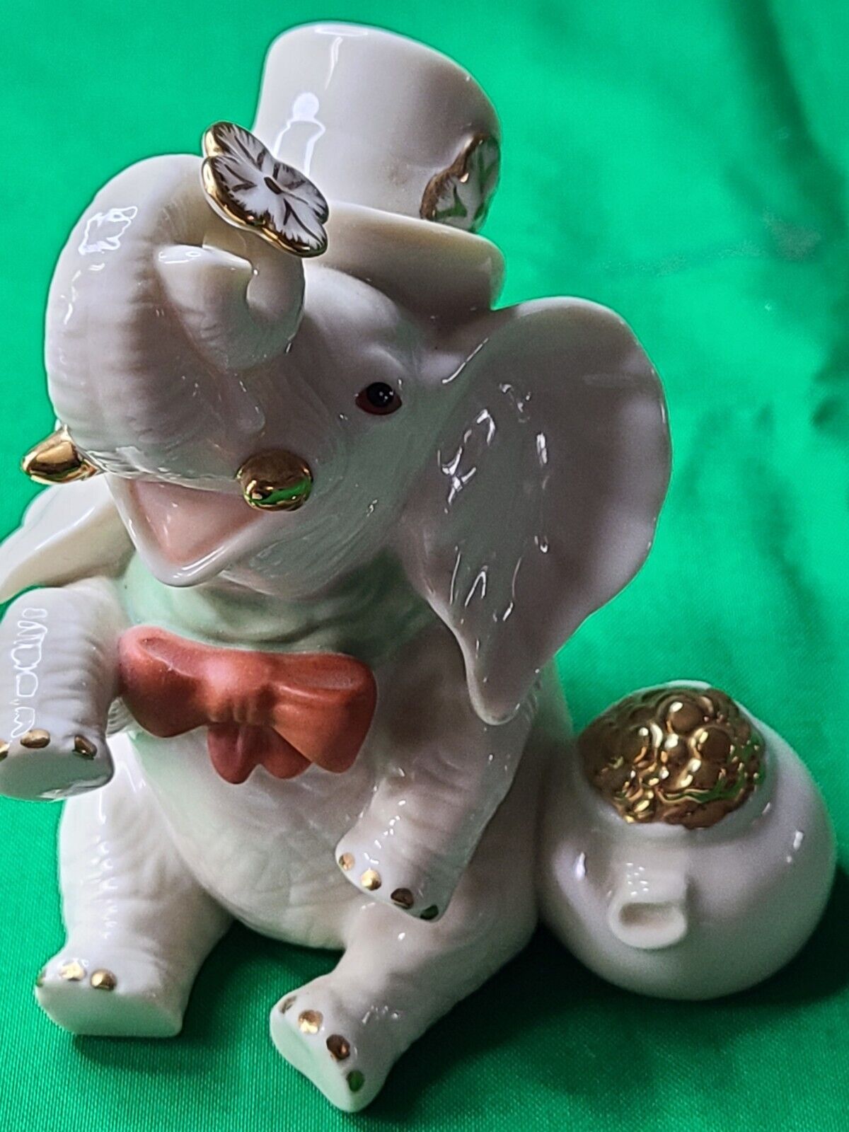 LENOX The Lucky Little Elephant Figurine Pot of Gold 4.5\