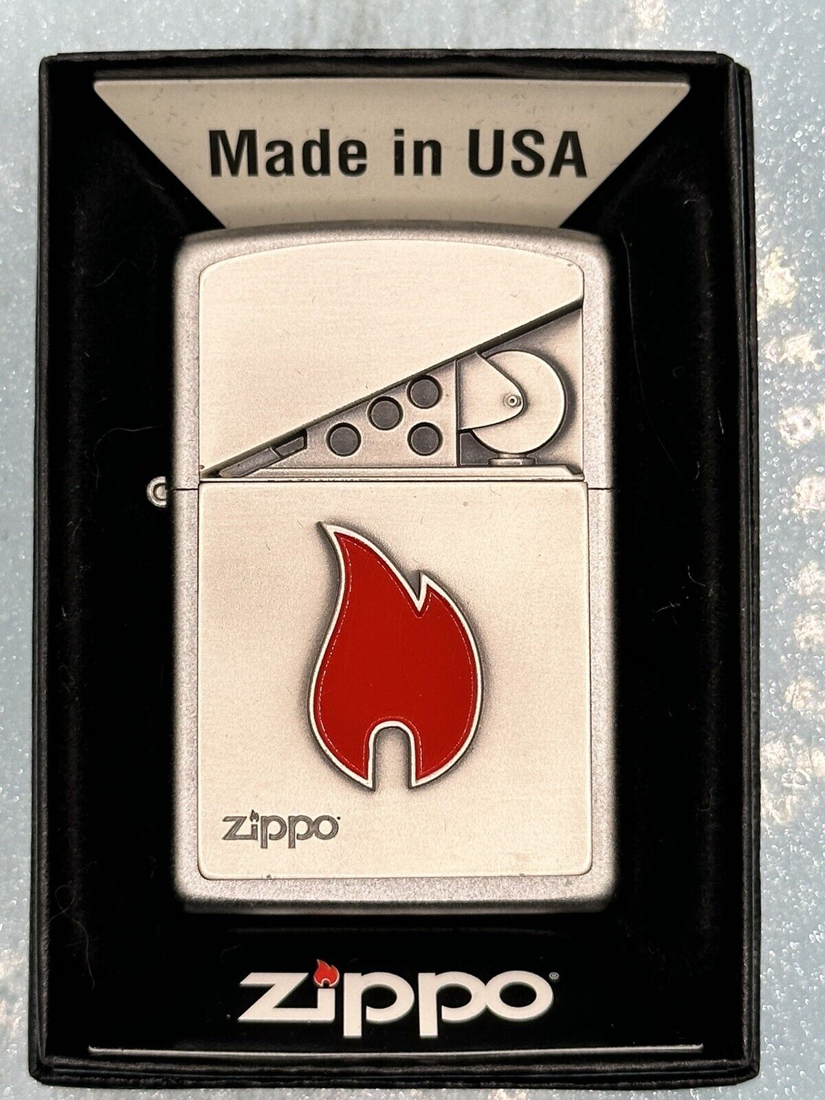 Vintage 2010 Lid Flame Emblem Chrome Zippo Lighter NEW