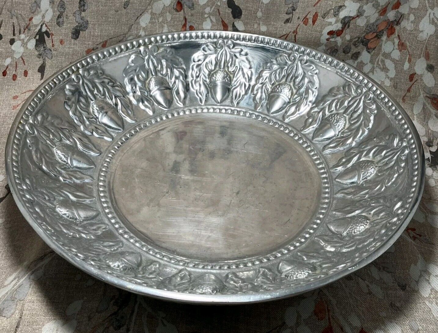 Large Vintage Acorn Pattern Ornate Rimmed Metal Serving Bowl Ribbed Underside 