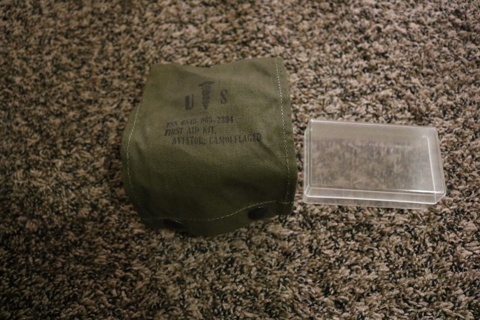 Unissued mint condition Vietnam helicopter pilot vest survival first aid kit