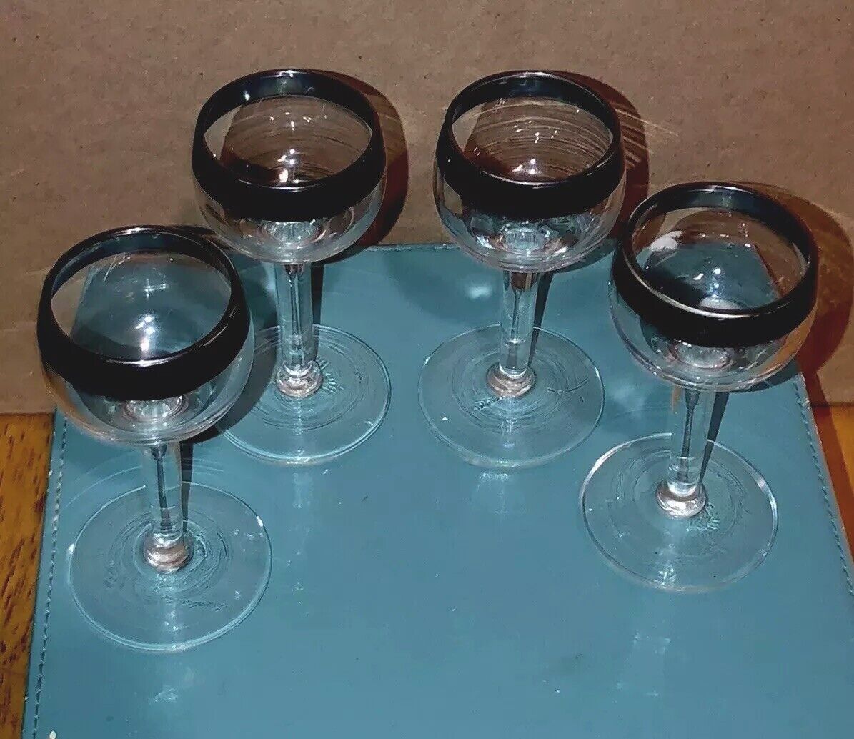 Rare 4 Dorothy Thorpe Glass Cordials Goblets Stemware Small Nice