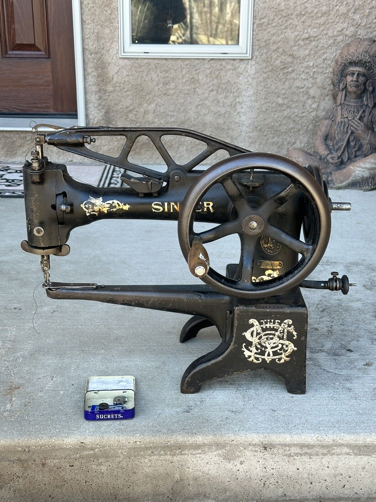 Vintage Singer Sewing Machine Model 29K2 Leather Shoe Sewing Machine
