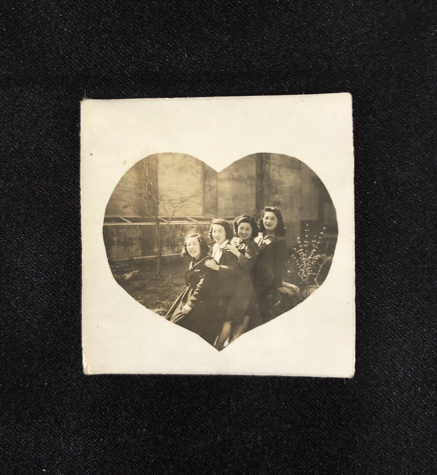 Antique 1910 Pretty Chinese Girls Ladies Heart Shaped Photo Unique Rare China