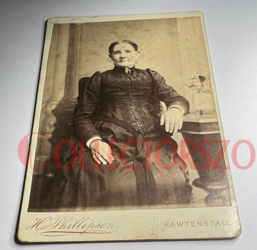 1890\'s Cabinet Card Seated Women Phillipson Studio Rawtenstall  6.5x4.25in