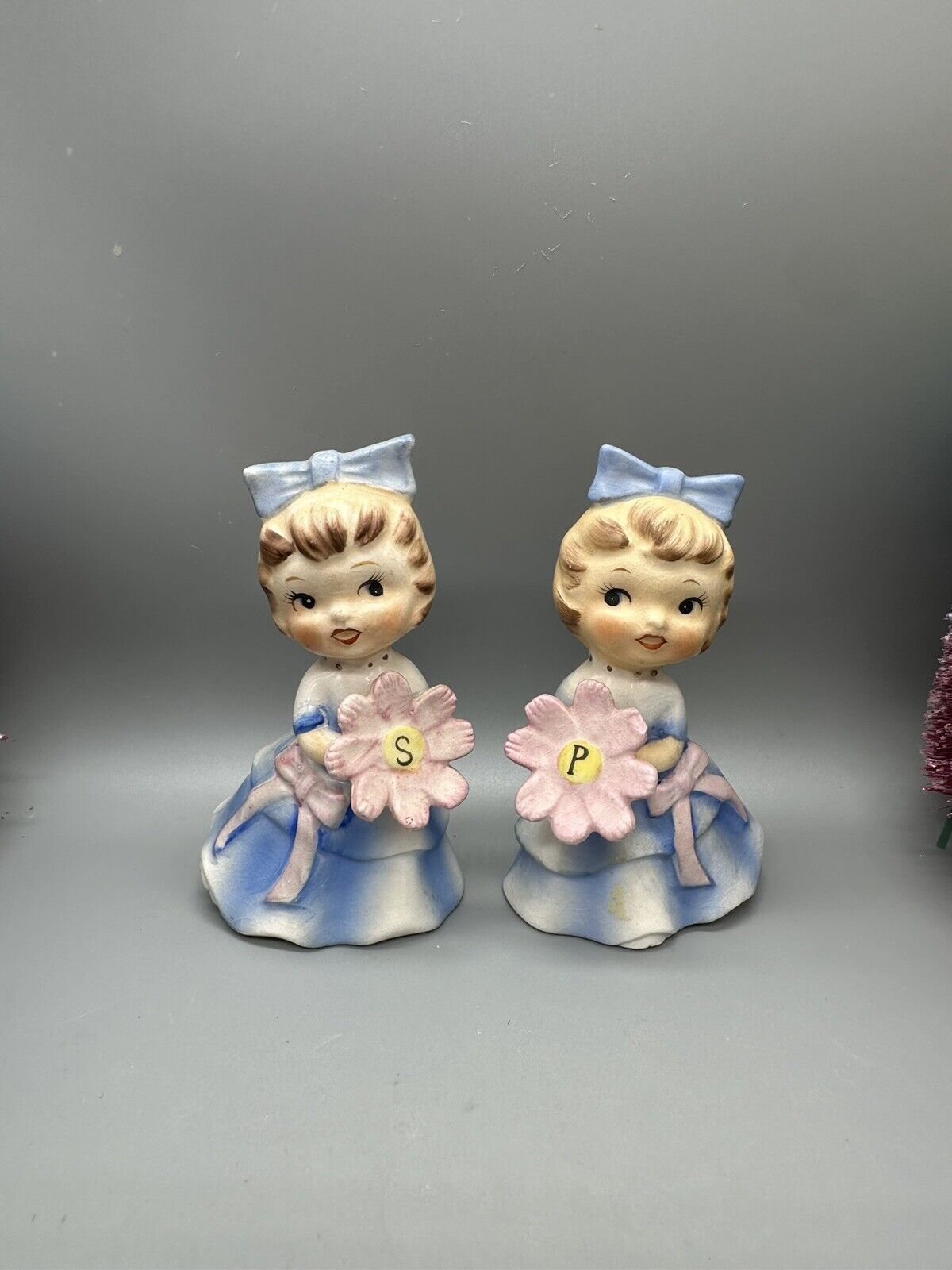 Vintage Holt Howard Flower Girls Shakers Blue And Pink
