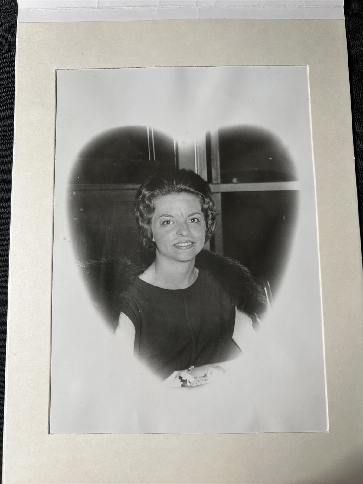 Vtg MIAMI BEACH FLORIDA Photo Souvenir Folder The CASTAWAYS 1960s Woman in Heart