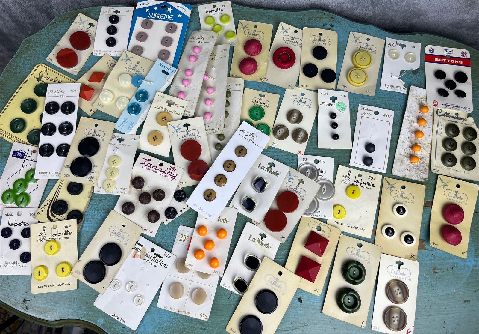 Large Lot Assorted Antique Vintage Buttons On Cards