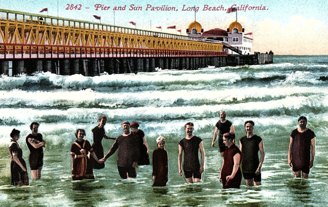 c1910 LONG BEACH CALIFORNIA PIER SUN PAVILION BATHING SUITS EARLY POSTCARD 46-29