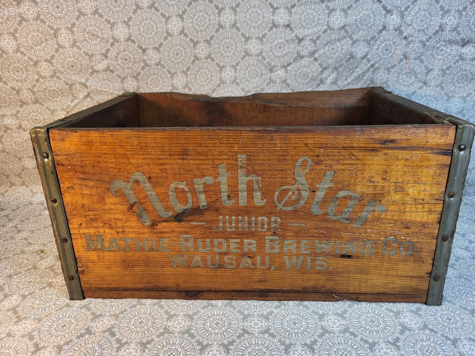 Vintage Mathie-Ruder Brew Co. Wausau, Wis.North Star Junior beer wood crate/box 