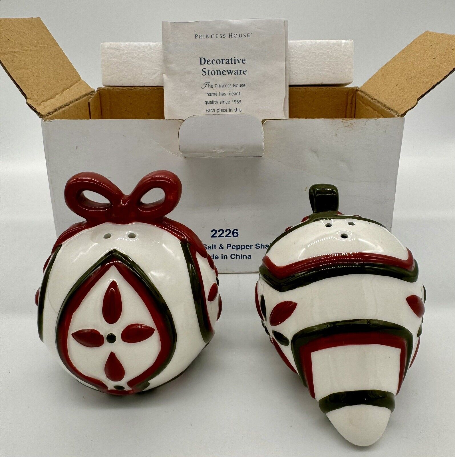 Princess House Christmas Ornament Ceramic Salt & Pepper Shakers w/ Box 2226 NEW