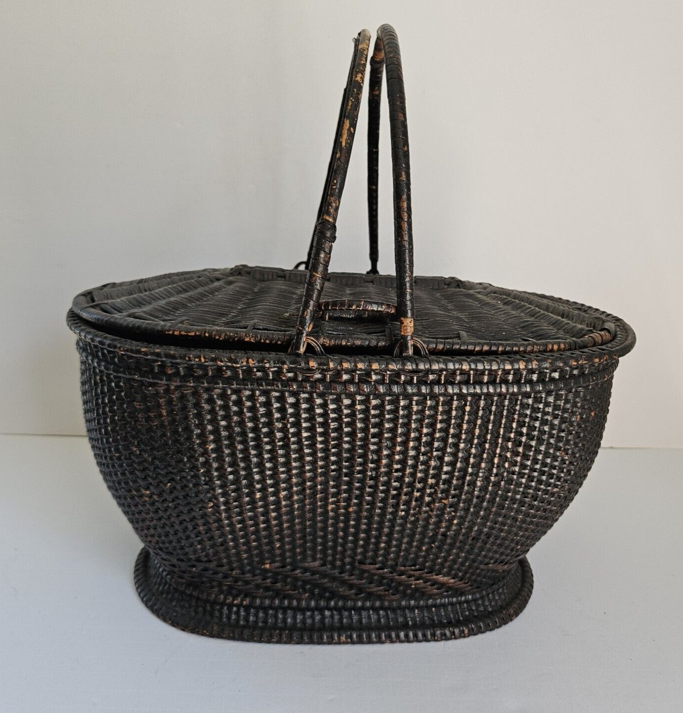 Antique Wicker Basket with Handles and Lid 13.5