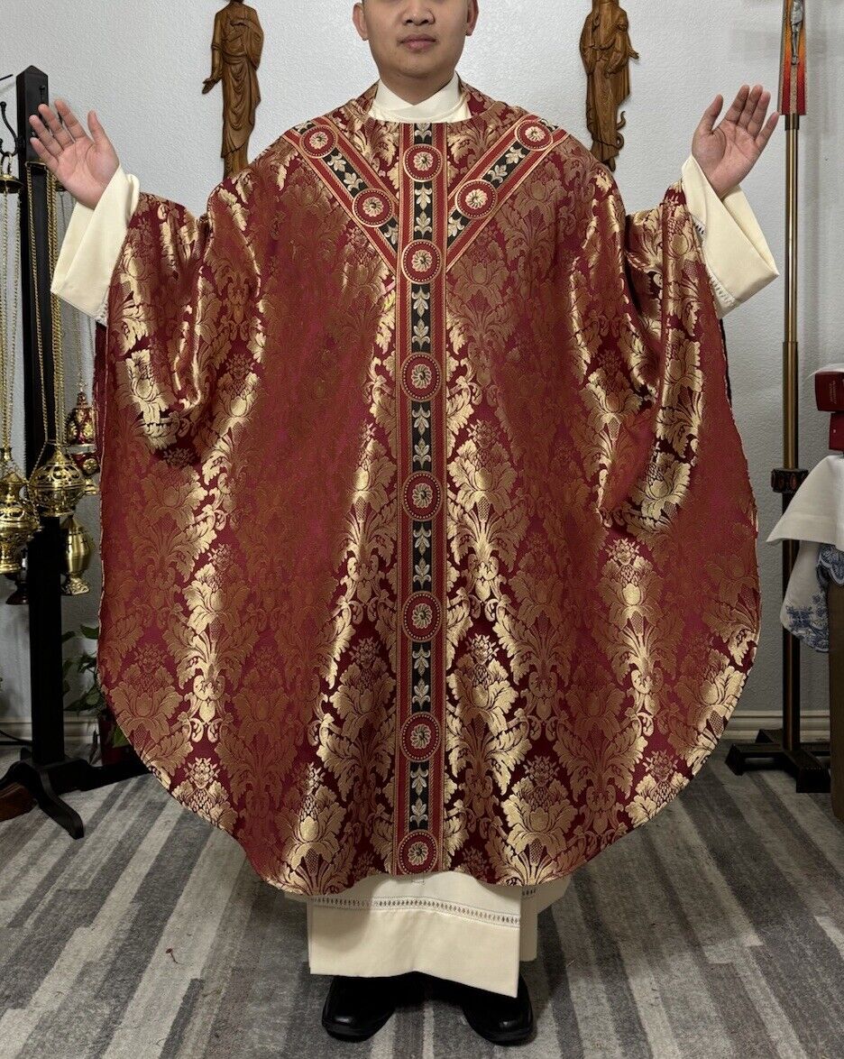 RED VESTMENT CHASUBLE & STOLE