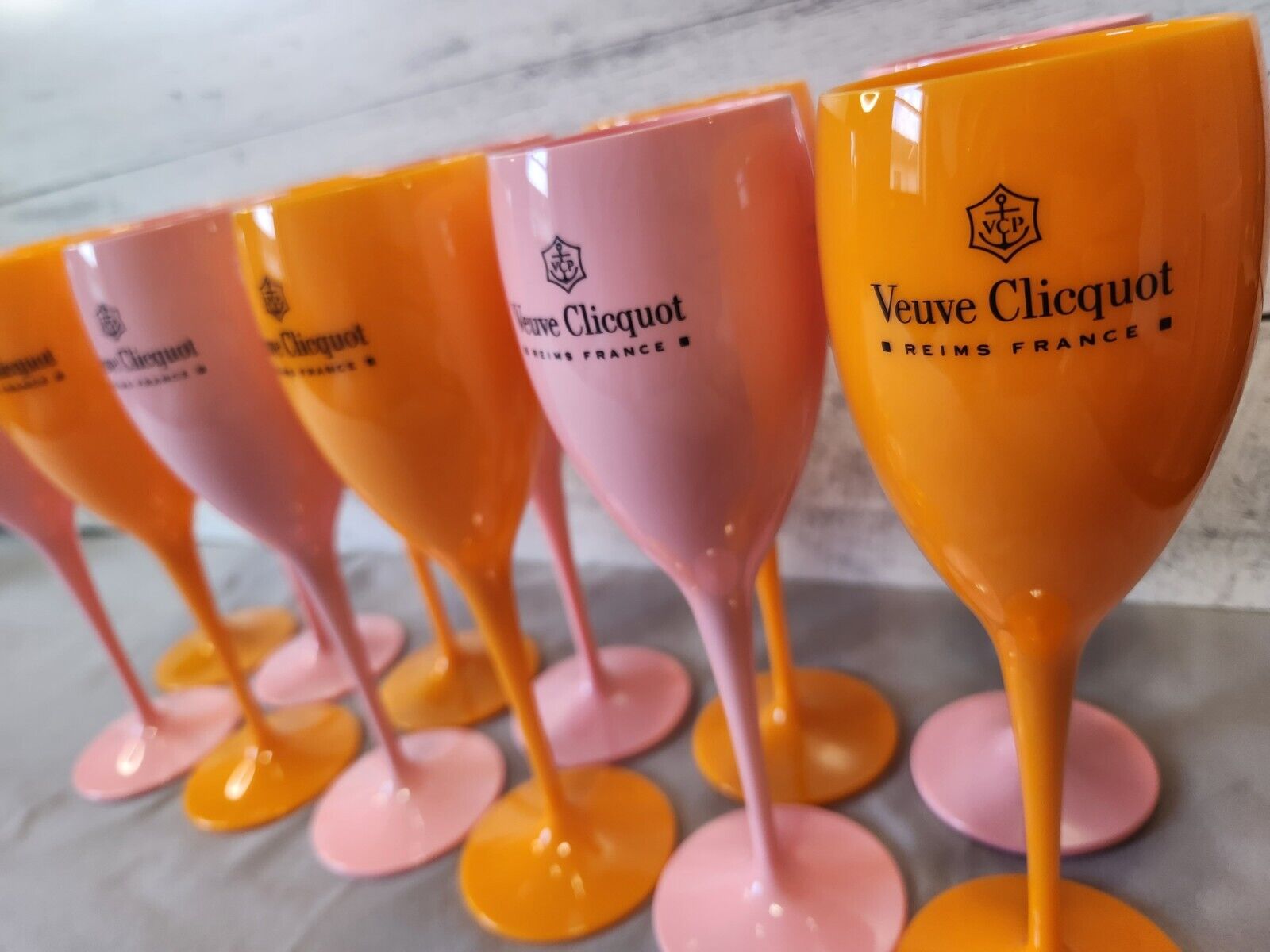 VEUVE CLICQUOT ORANGE AND PINK ROSE ACRYLIC CHAMPAGNE FLUTES 12 TOTAL NEW