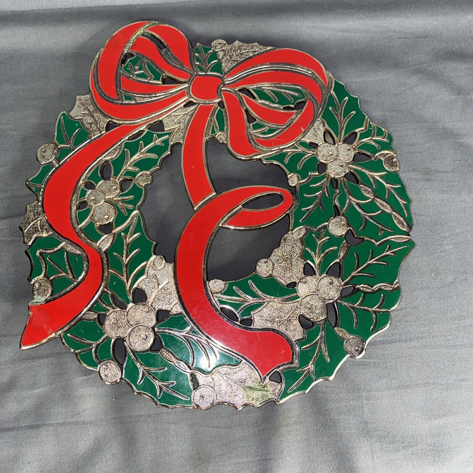 Vintage Cast Metal Christmas Wreath Green & Red Trivet Japan Tarnish Resistant