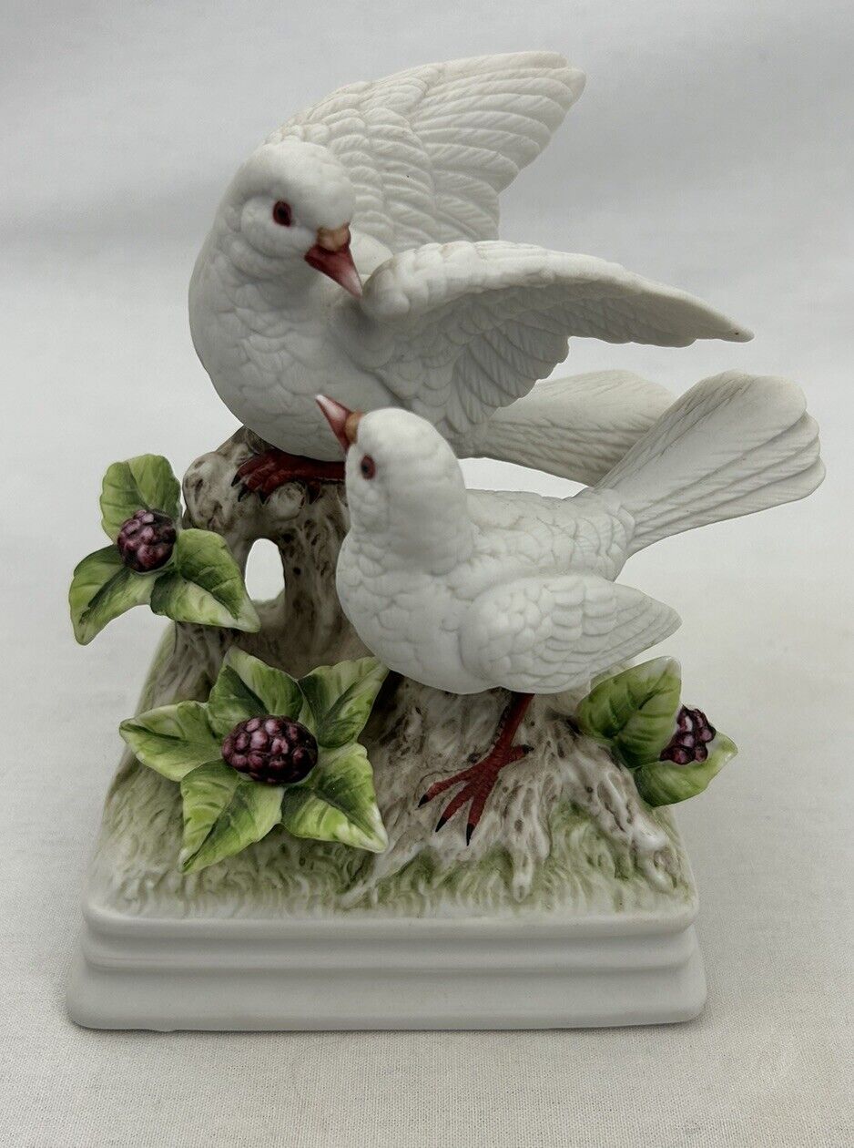 Vintage Gorham Porcelain White Bird Dove Figurine Music Box Made in Japan