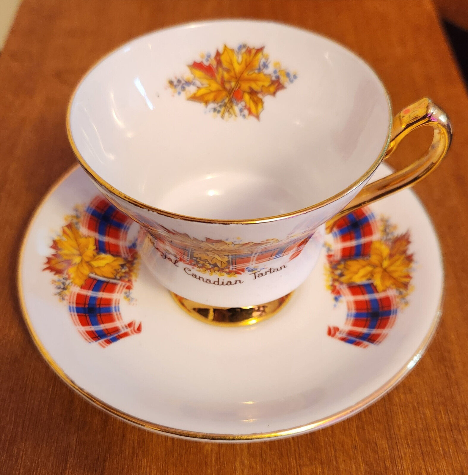 VINTAGE WINDSOR TEA CUP & SAUCER - ROYAL CANADIAN TARTAN - ENGLAND  --- Lot 1677