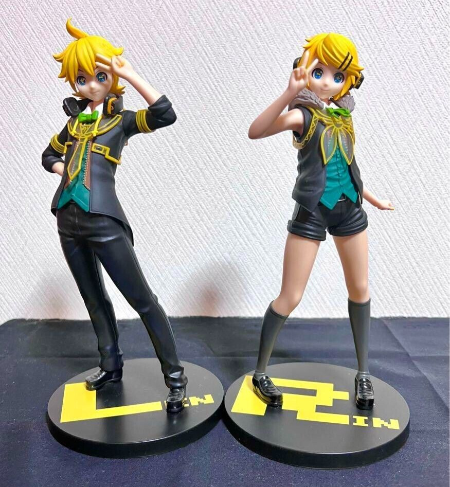 Kagamine Rin and Len remocon figure set Vocaloid Project JAPAN