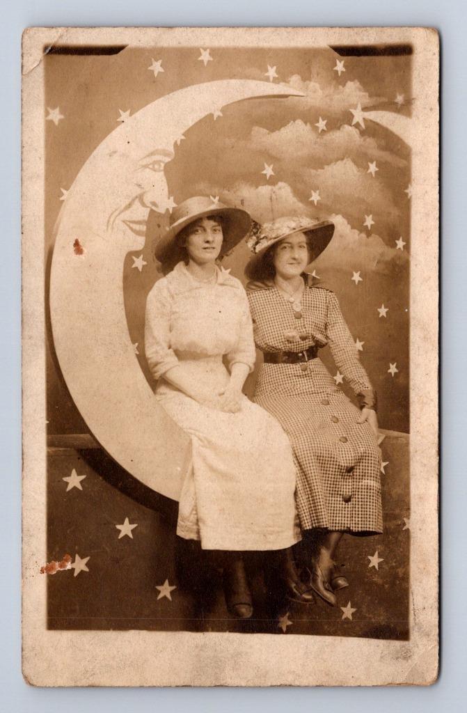 RPPC LOUISVILLE KENTUCKY HATS CRESCENT MOON STUDIO REAL PHOTO POSTCARD (c.1910)