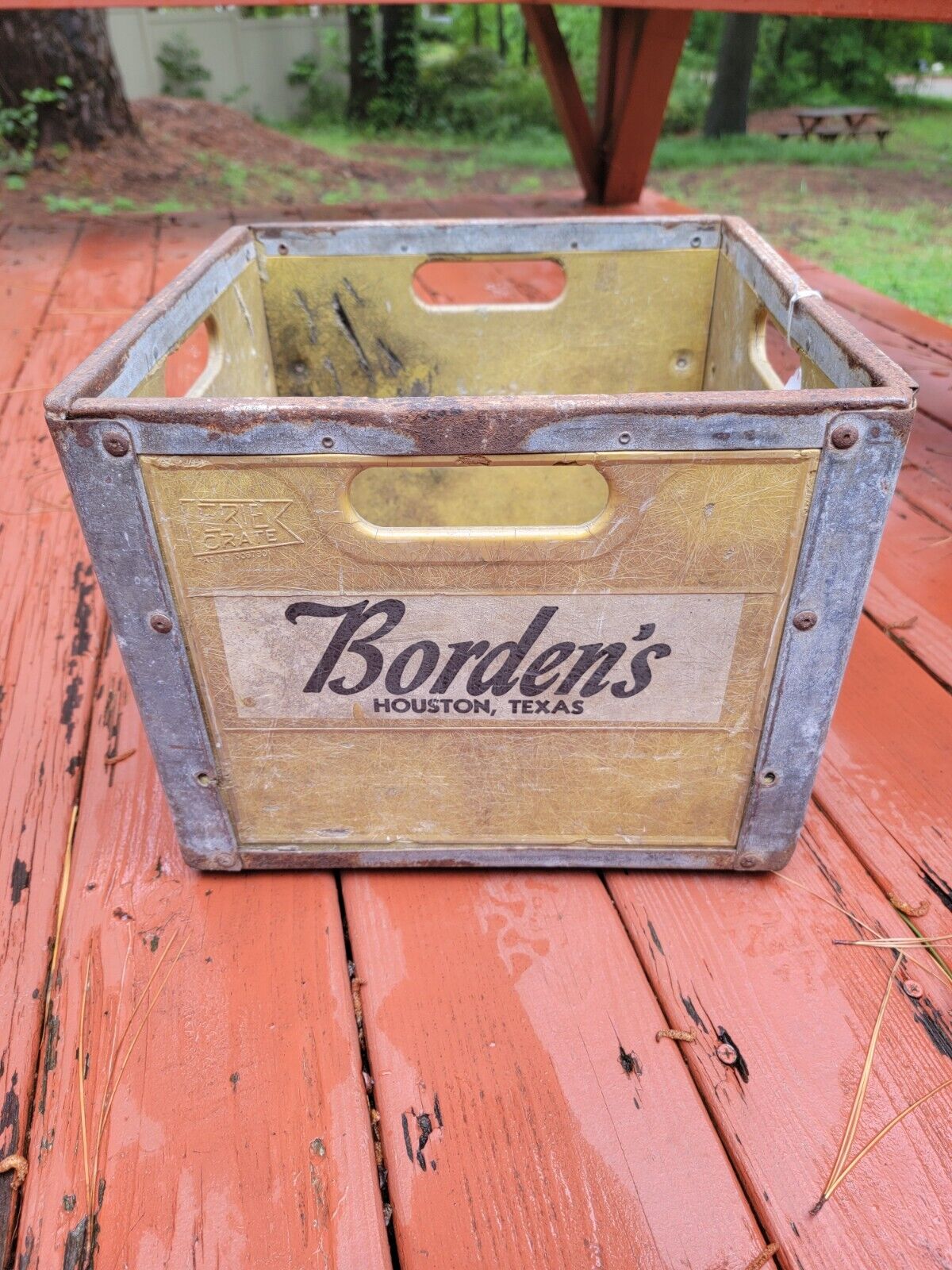 Vintage Bordens Dairy Milk Erie Deposit Crate Fiberglass Metal Box Houston Texas