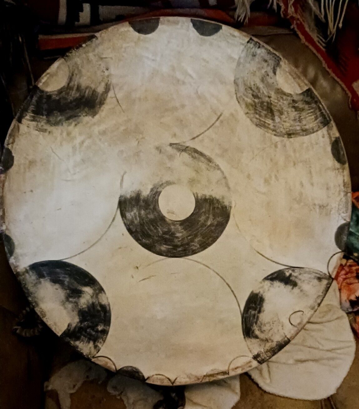 **AWESOME  OLD LARGE 23 IN. VINTAGE NATIVE AMERICAN  RAWHIDE POW WOW DRUM  NICE\