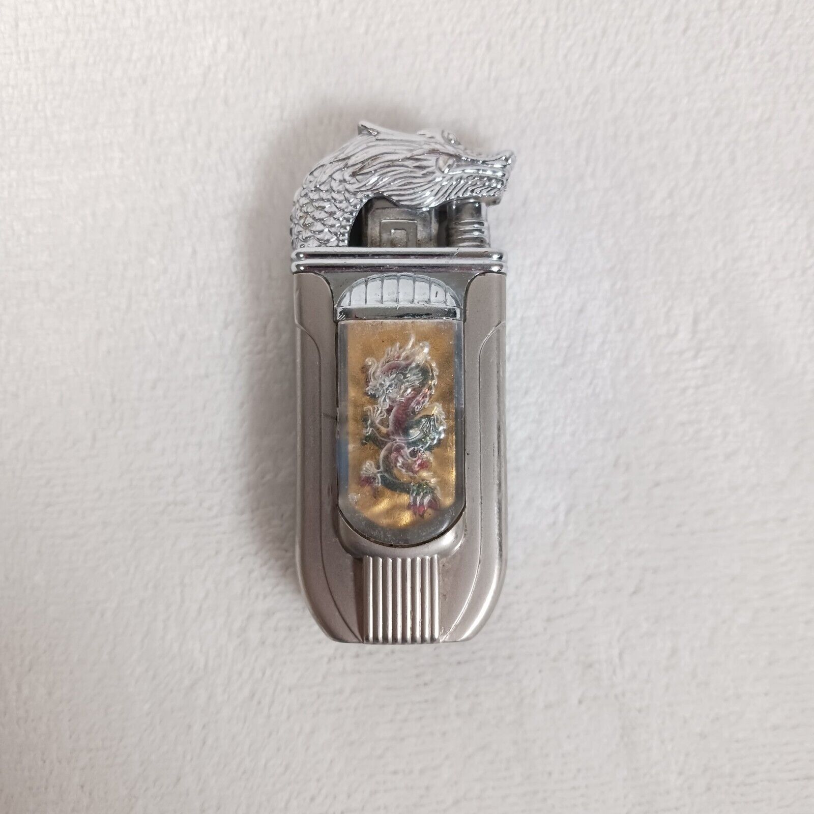Vintage Looking Dragon Metallic Lighter With A Cool Design