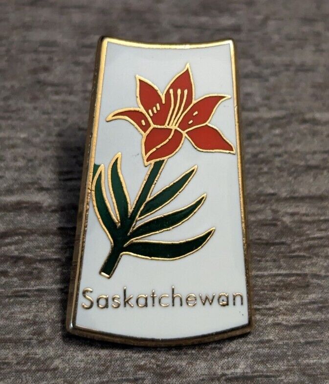Saskatchewan Canada Province Western Red Lily Gold-Tone Souvenir Lapel Pin