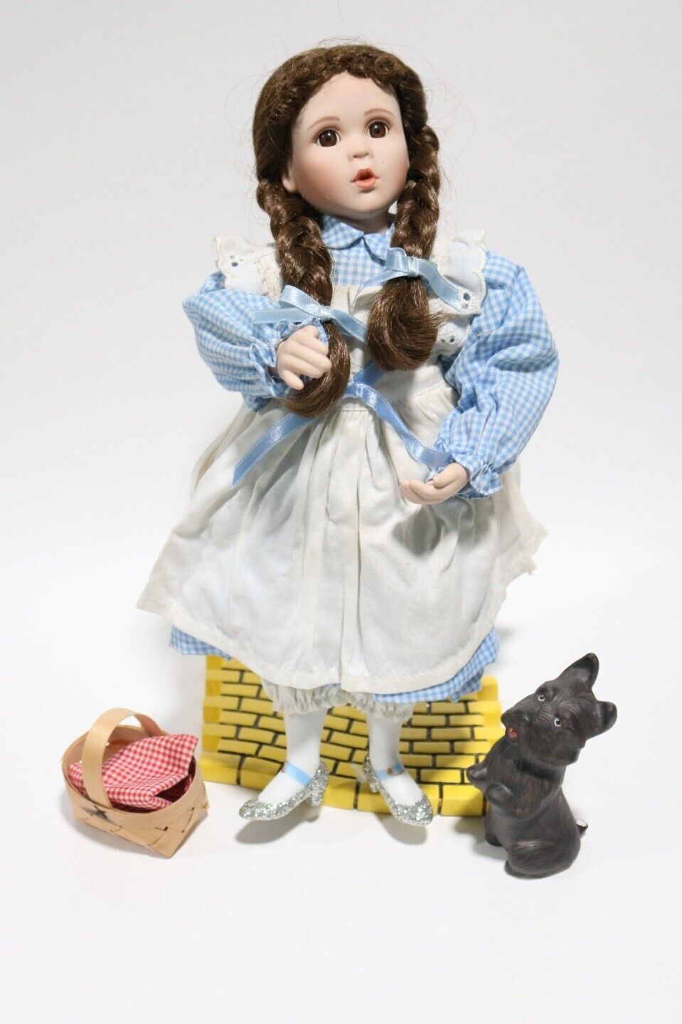 Ashton-Drake Wizard Of Oz Dorthy And Toto Porcelain Doll