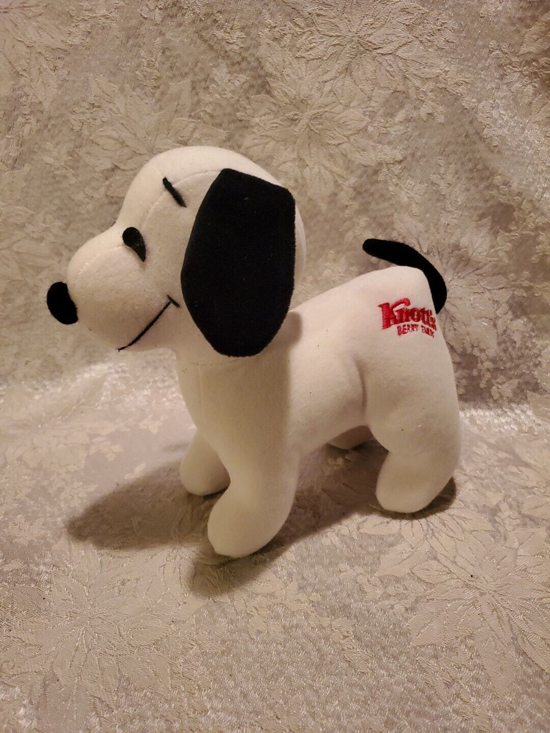 VERY RARE Snoopy 1968 Knotts Berry Farm Stuffed Plush Toy