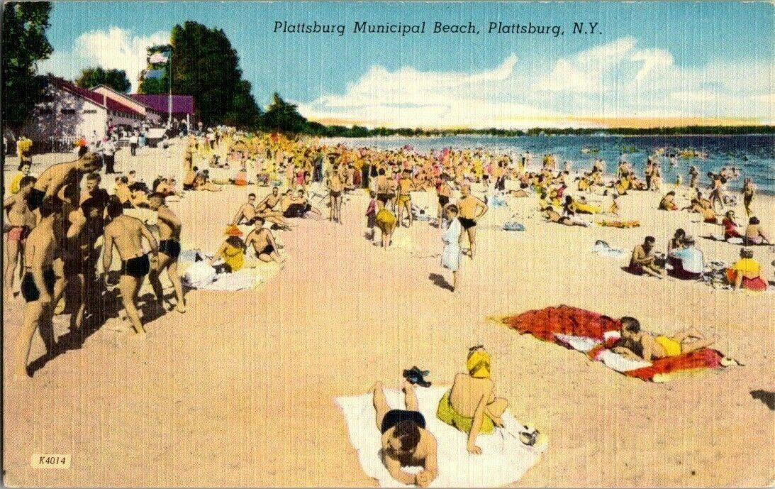 1940\'S LINEN. PLATTSBURG MUNICIPAL BATHING BEACH. PLATTSBURG, NY POSTCARD SC9