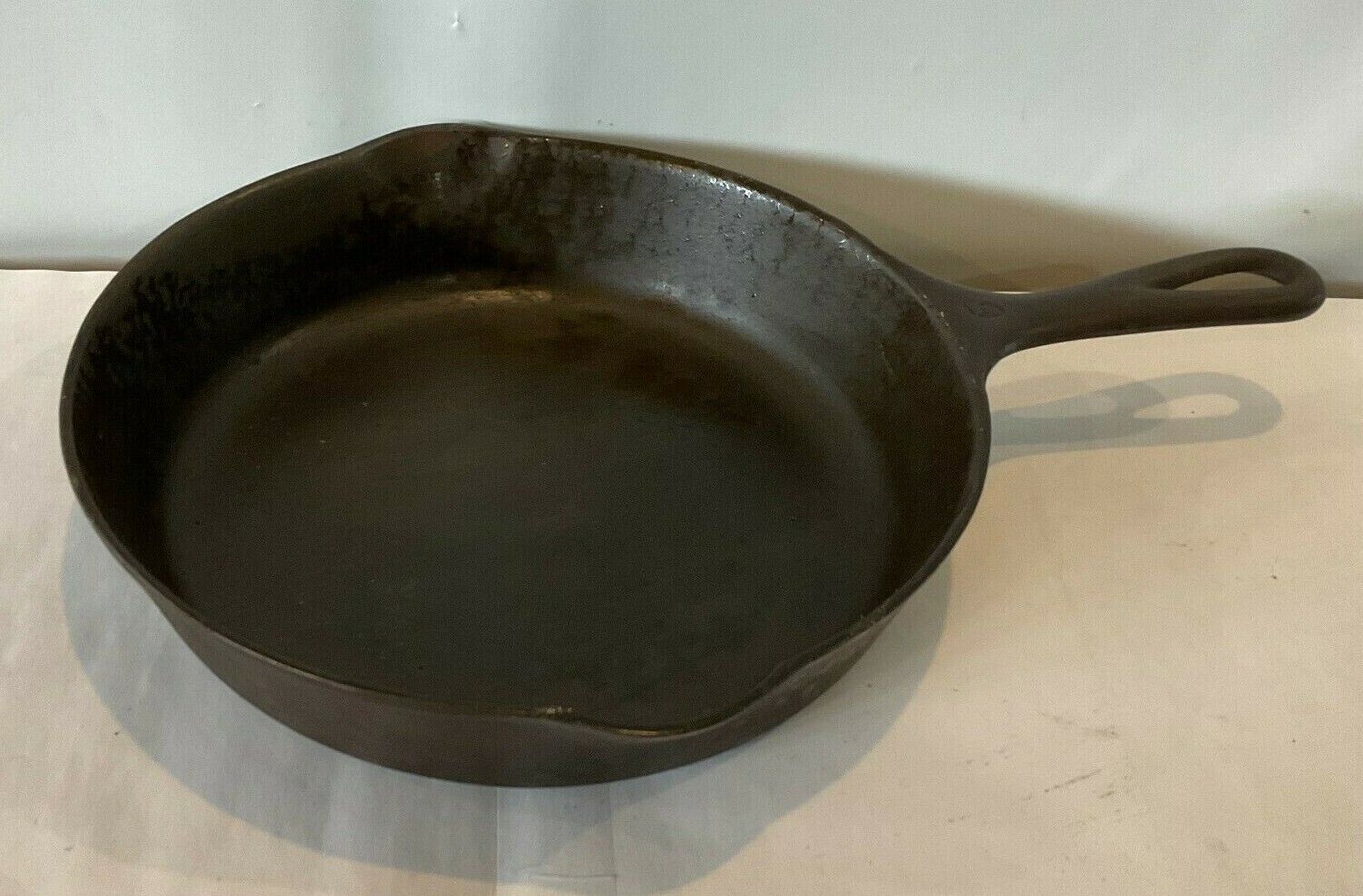 Vintage Wagner Ware Sidney Cast Iron Skillet Pan 1056E #6 Reconditioned 9\