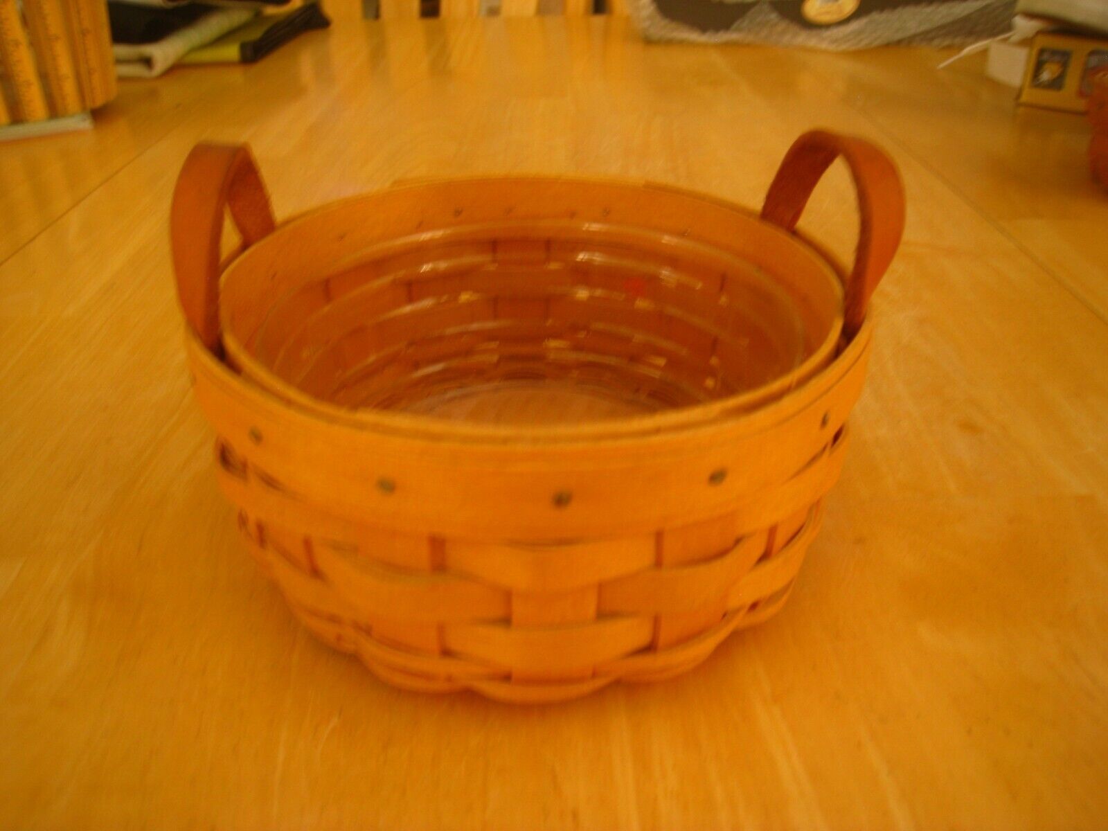 Longaberger 2002 Small Round Button Basket Leather Handles 6\