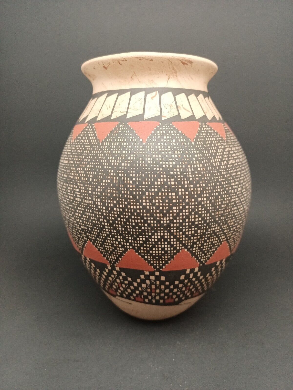Mata Ortiz Pottery by Juana Romero Hand made and hand painted.