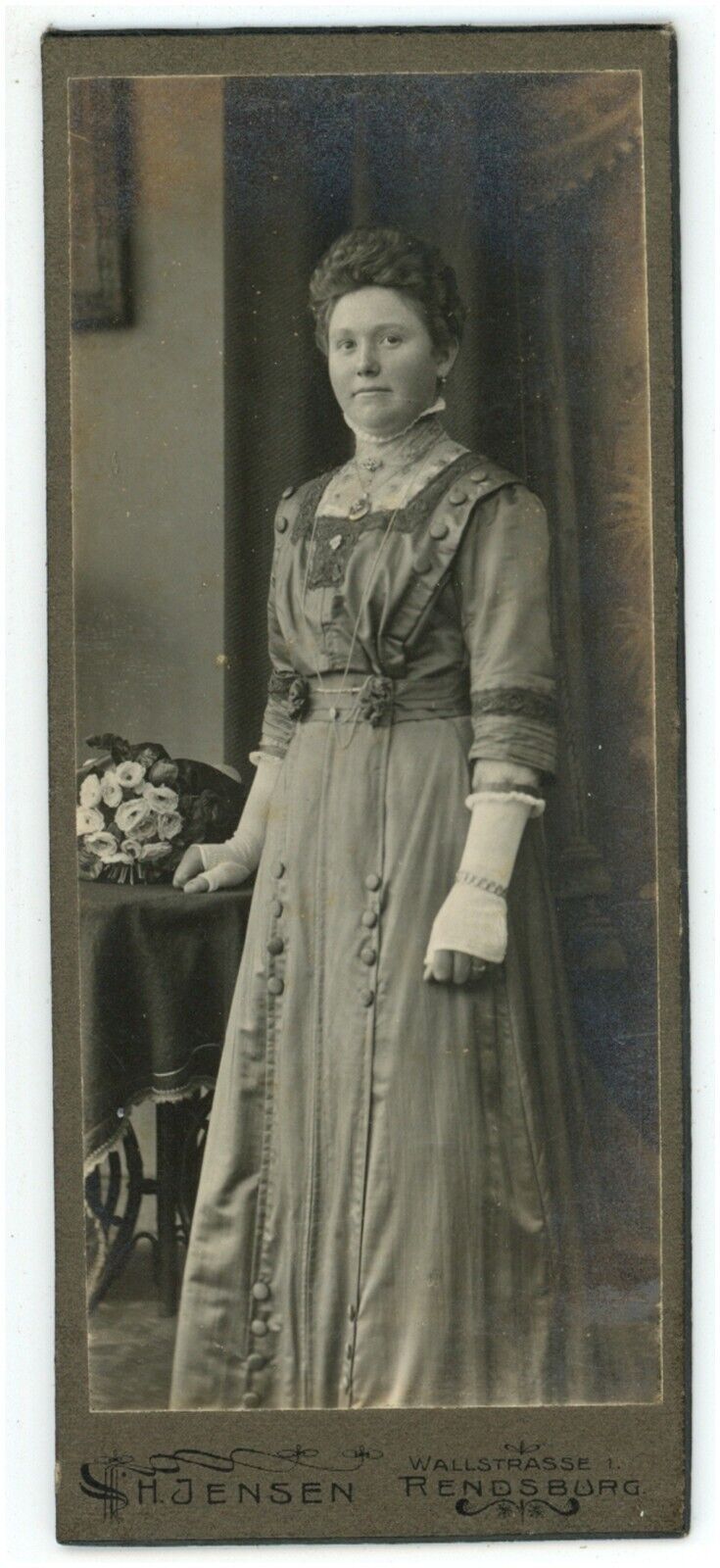 Antique 2X4.63 in CDV Circa 1870s Stunning Young Woman Gloves Rendsburg Germany