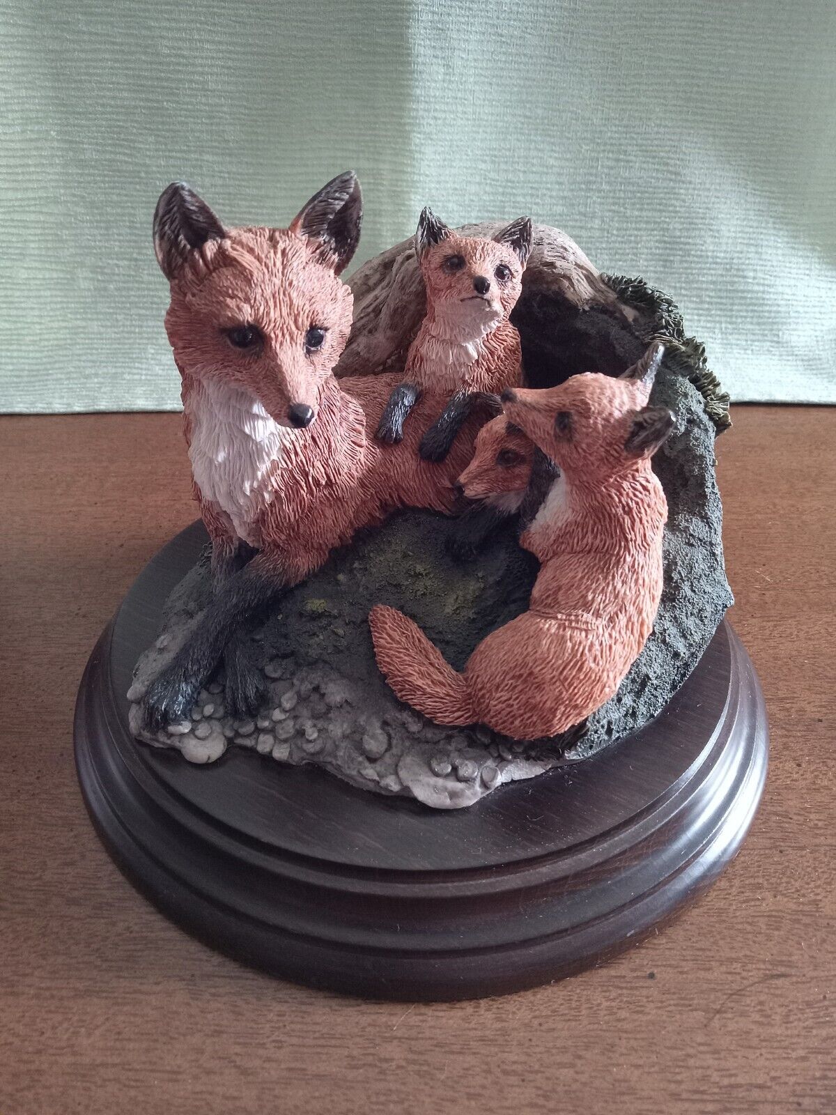 COUNTRY ARTISTS Gorham England Mom And Kits FOX DEN Sculpture Resin Wood base