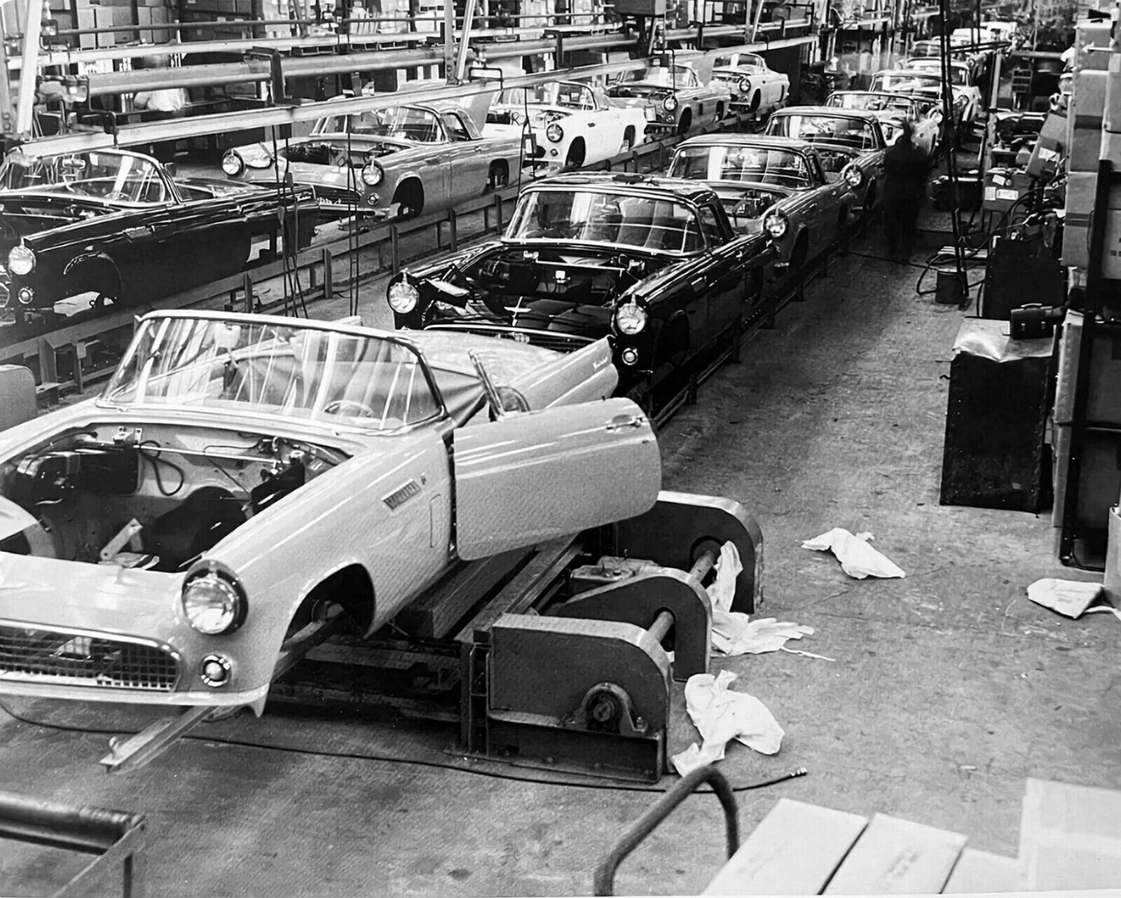 1956 FORD THUNDERBIRD Factory ASSEMBLY American Classic Car Picture Photo 4x6