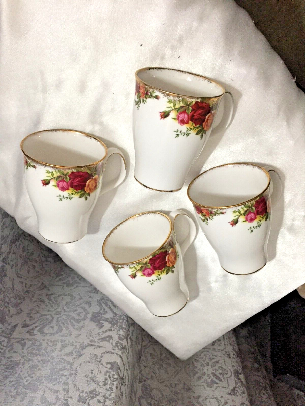 Royal Albert Old Country Roses Set of 4 Coffee Mugs 4.25 Tall England