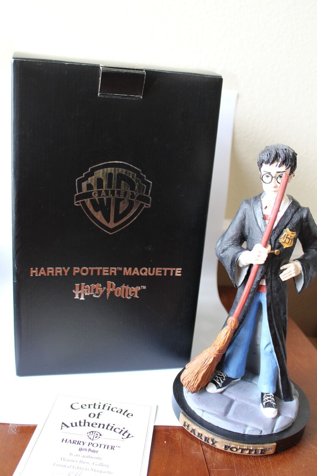 Rare Harry Potter 2000 Warner Brothers Gallery Store Figure 0166/2500 WOW