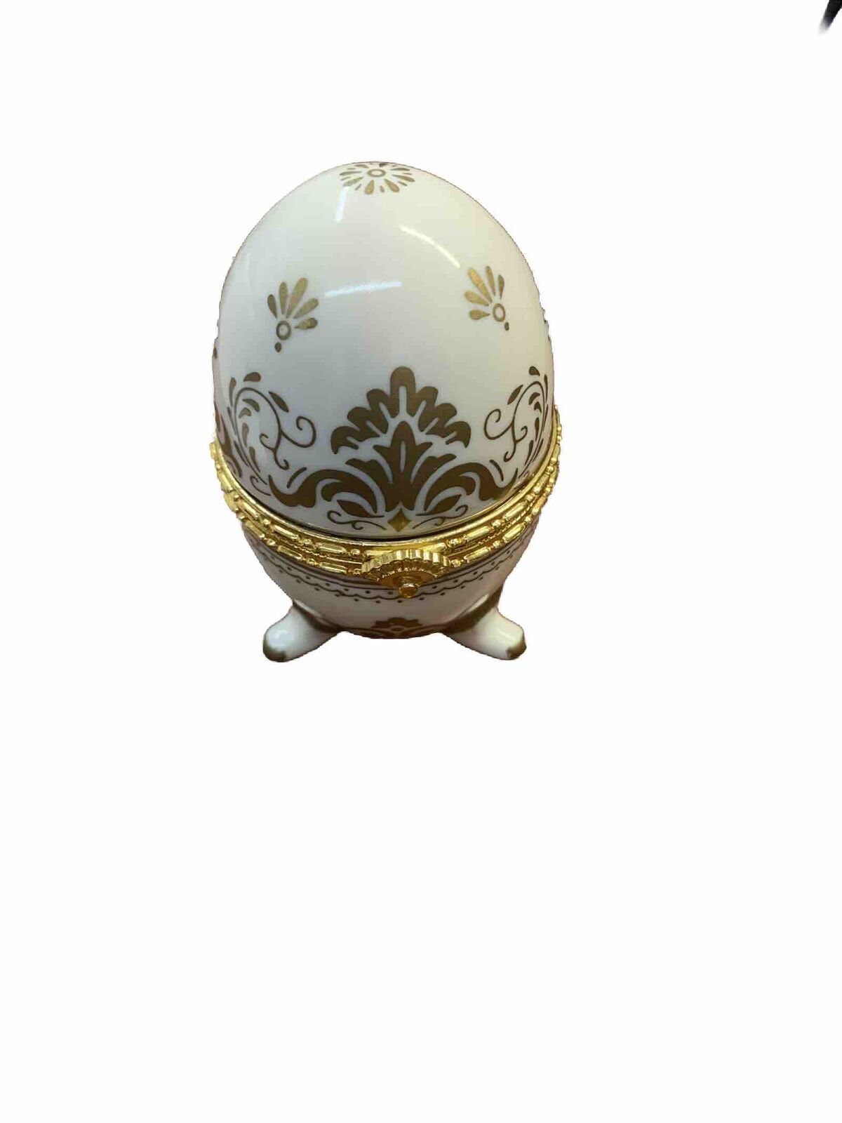 Elegant Porcelain Egg With Clock Ivory￼￼ & Gold new in box 2000  Vintage Rare