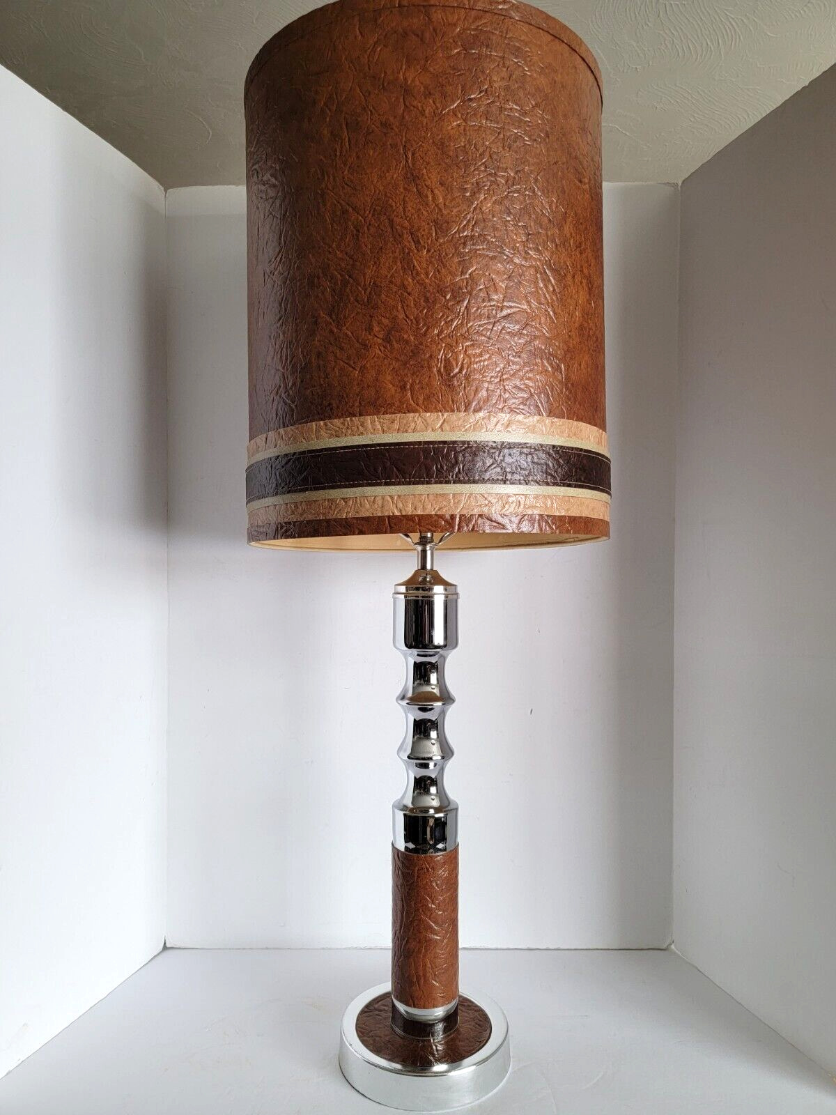 Vtg Mid Century Modern Chrome & Naugahyde Leather Table Lamp & Original Shade